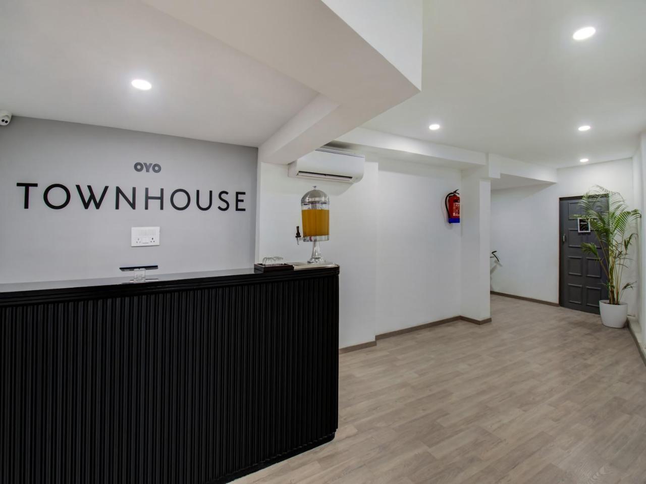 Oyo Townhouse 66 Nagpur Station Ca Road Exterior foto